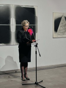 Click to zoom the picture.